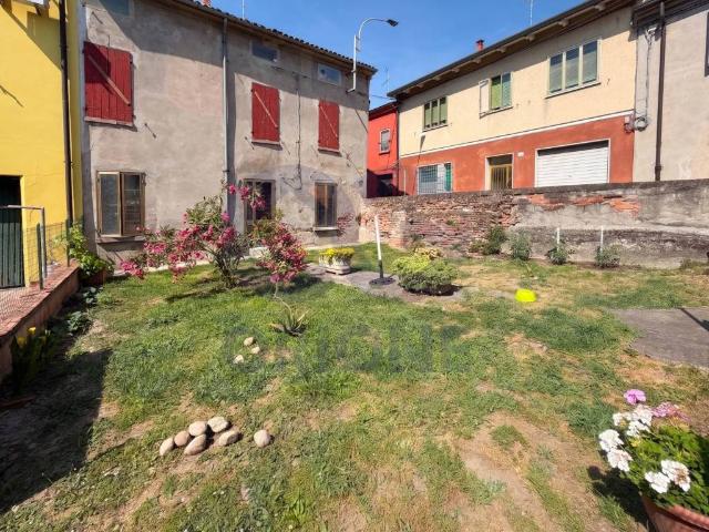 Casa indipendente in vendita a Bondeno FE