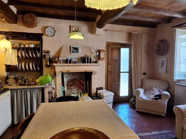 Casa indipendente in vendita a Borgo a Mozzano LU