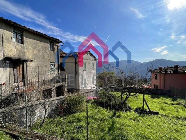 Casa indipendente in vendita a Borgo a Mozzano LU