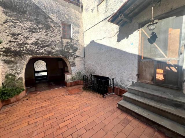 Casa indipendente in vendita a Borgo a Mozzano LU