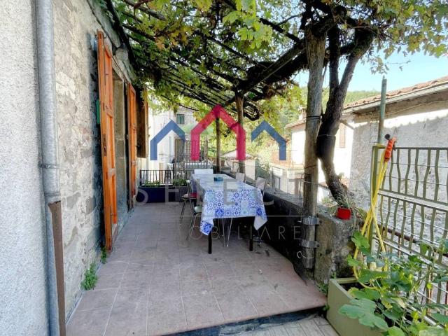 Casa indipendente in vendita a Borgo a Mozzano LU