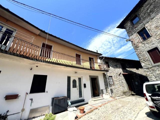 Casa indipendente in vendita a Borgo a Mozzano LU