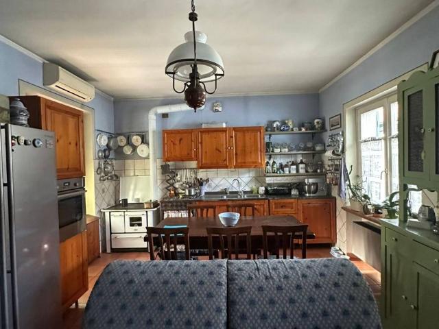 Casa indipendente in vendita a Borgo d'Ale VC