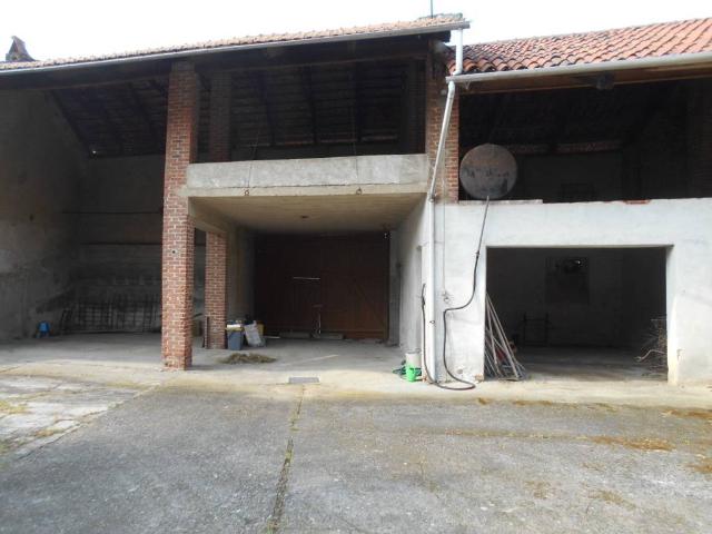 Casa indipendente in vendita a Borgo d'Ale VC