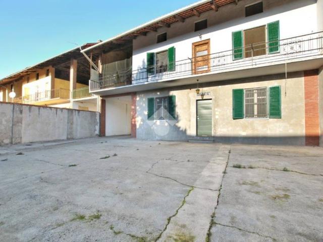 Casa indipendente in vendita a Borgo d'Ale VC