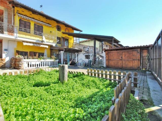 Casa indipendente in vendita a Borgo d'Ale VC