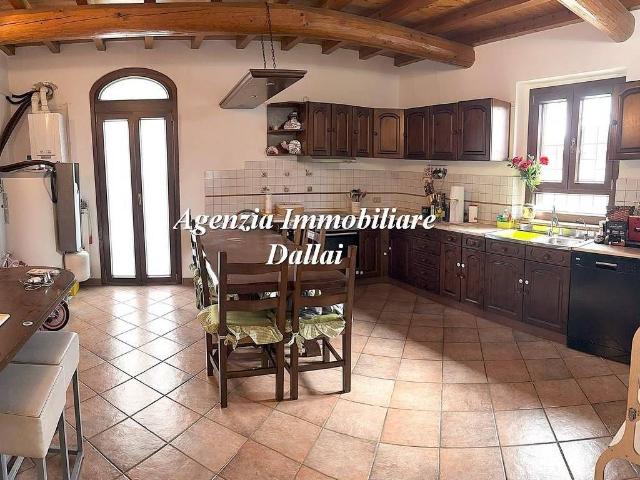 Casa indipendente in vendita a Scarperia e San Piero FI