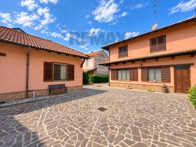 Casa indipendente in vendita a Borgo San Siro PV