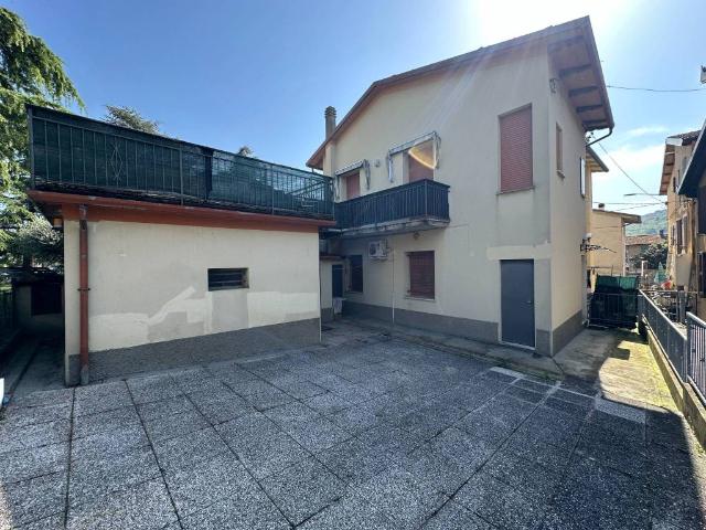 Casa indipendente in vendita a Borgo Tossignano BO