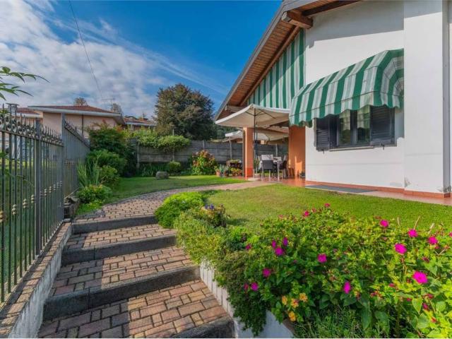 Casa indipendente in vendita a Borgo Ticino NO