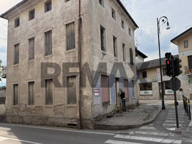 Casa indipendente in vendita a Borgo Valbelluna via Luigi Bernard, 4