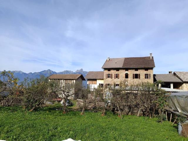 Casa indipendente in vendita a Borgo Valbelluna BL