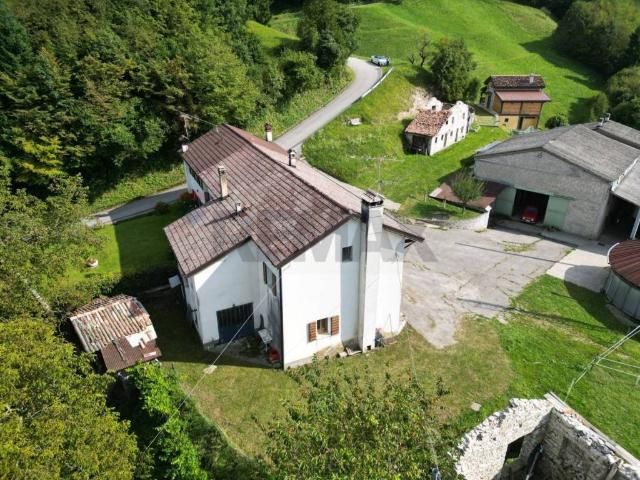 Casa indipendente in vendita a Borgo Valbelluna BL