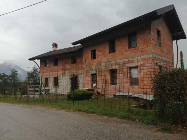 Casa indipendente in vendita a Borgo Valbelluna BL