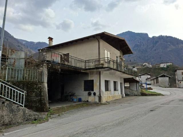 Casa indipendente in vendita a Borgo Valbelluna BL