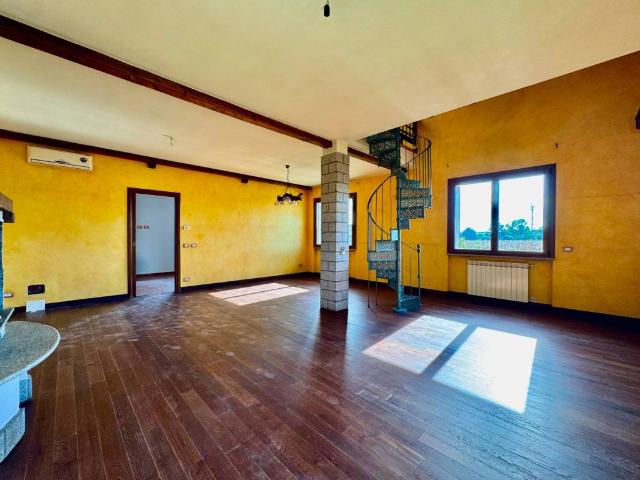 Casa indipendente in vendita a Borgo Vercelli VC