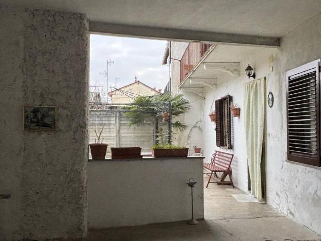 Casa indipendente in vendita a Borgolavezzaro NO