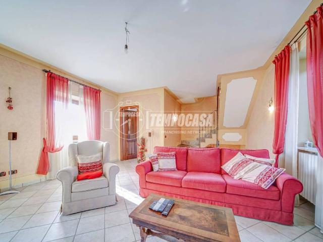 Villa in vendita a Borgomanero NO
