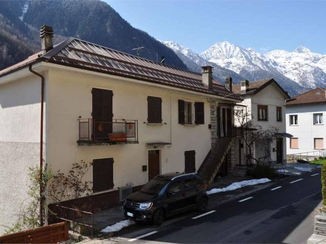 Casa indipendente in vendita a Borgomezzavalle VB