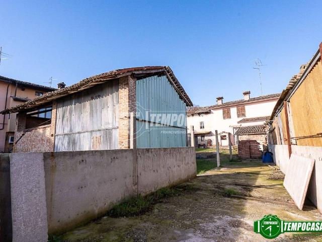 Casa indipendente in vendita a Borgonovo Val Tidone PC