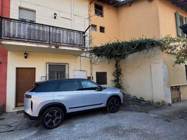 Casa indipendente in vendita a Borgosatollo BS