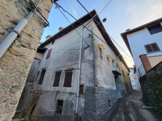 Casa indipendente in vendita a Borgosesia VC
