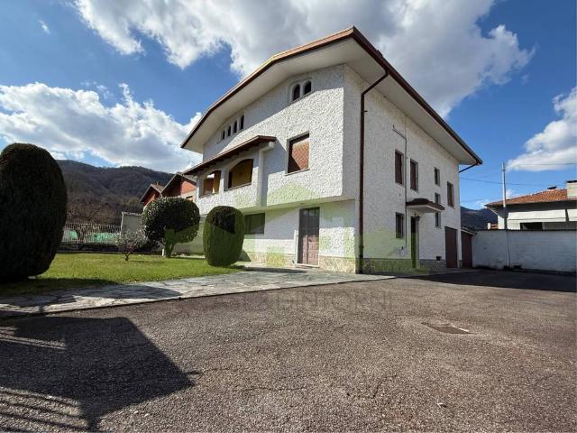 Casa indipendente in vendita a Borgosesia VC