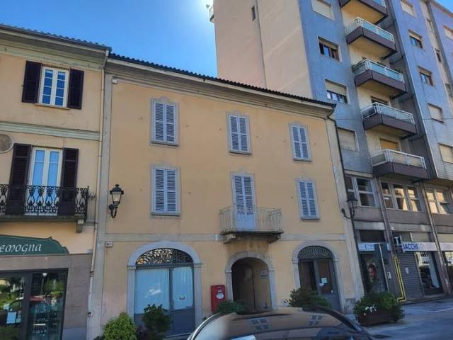 Casa indipendente in vendita a Borgosesia VC