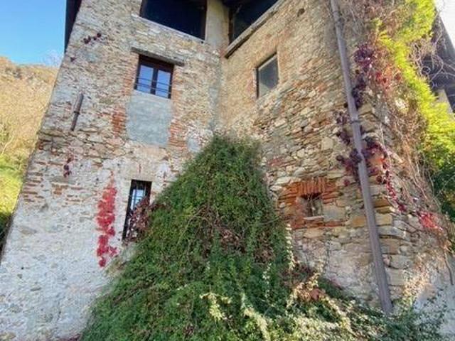 Casa indipendente in vendita a Borgosesia VC