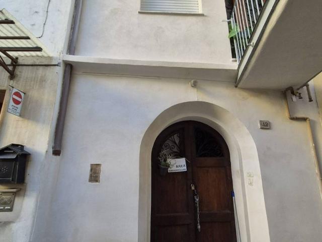 Casa indipendente in vendita a Borgosesia VC