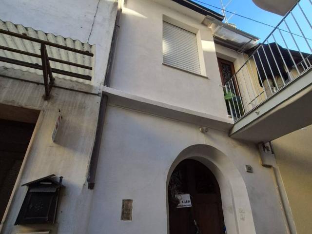 Casa indipendente in vendita a Borgosesia VC