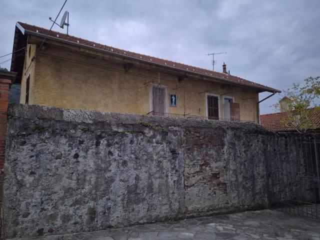 Casa indipendente in vendita a Borgosesia VC