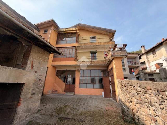 Casa indipendente in vendita a Borgosesia VC