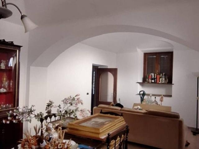 Casa indipendente in vendita a Borgosesia VC