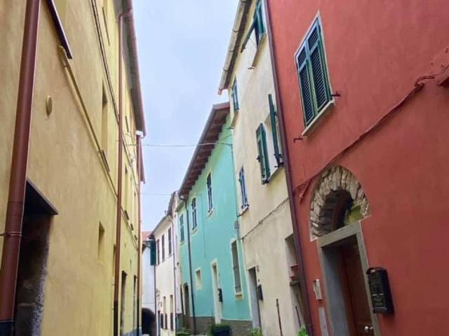 Casa indipendente in vendita a Borghetto di Vara SP