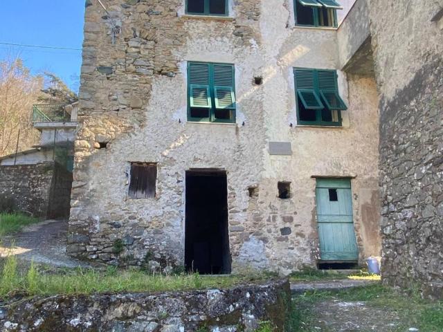 Casa indipendente in vendita a Borghetto di Vara SP