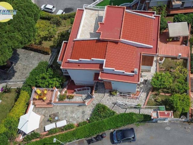 Casa indipendente in vendita a Borghetto Santo Spirito SV