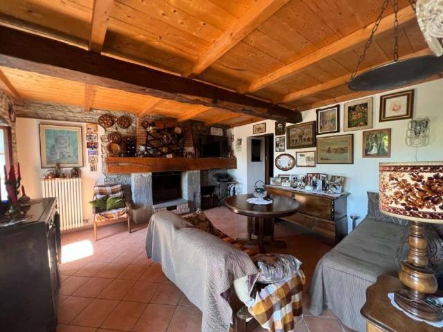 Casa indipendente in vendita a Bore PR