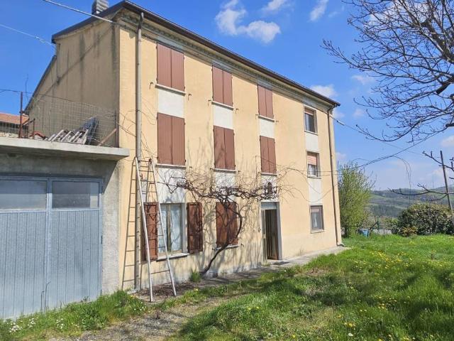 Casa indipendente in vendita a Bore PR