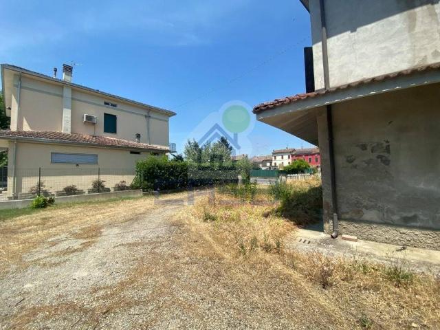 Casa indipendente in vendita a Boretto via anteo carrara