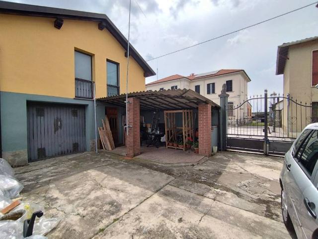 Casa indipendente in vendita a Bornasco PV