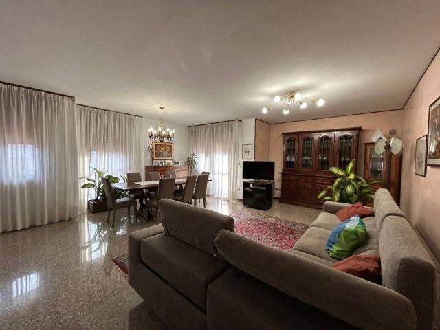 Casa indipendente in vendita a Boschi Sant'Anna VR