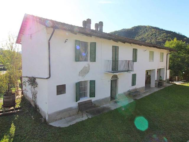 Casa indipendente in vendita a Bosia CN