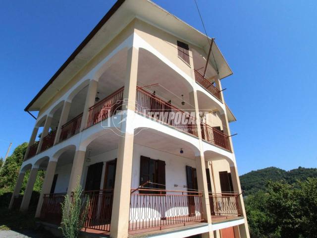 Casa indipendente in vendita a Battifollo