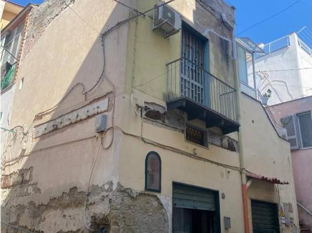 Casa indipendente in vendita a Bacoli NA
