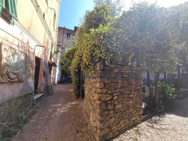 Casa indipendente in vendita a Badalucco IM