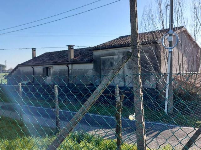 Casa indipendente in vendita a Badia Polesine RO