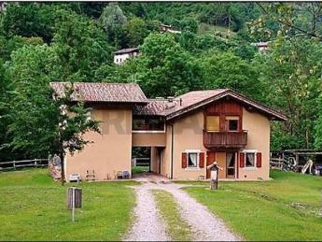 Casa indipendente in vendita a Bagolino BS