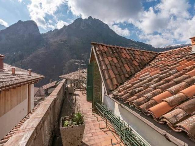Casa indipendente in vendita a Bagolino BS
