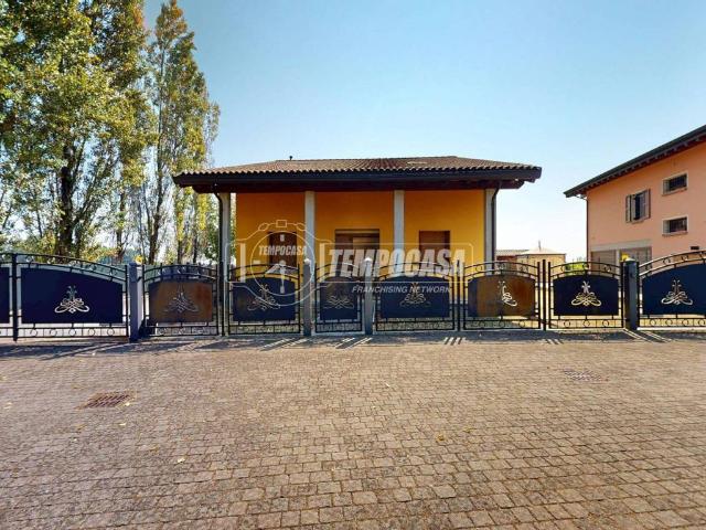 Casa indipendente in vendita a Bagnolo in Piano RE